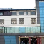 Oyo Rooms Sindhi Camp Metro View