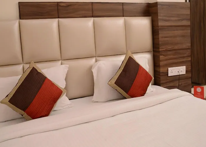 Oyo Rooms Sindhi Camp Metro View
