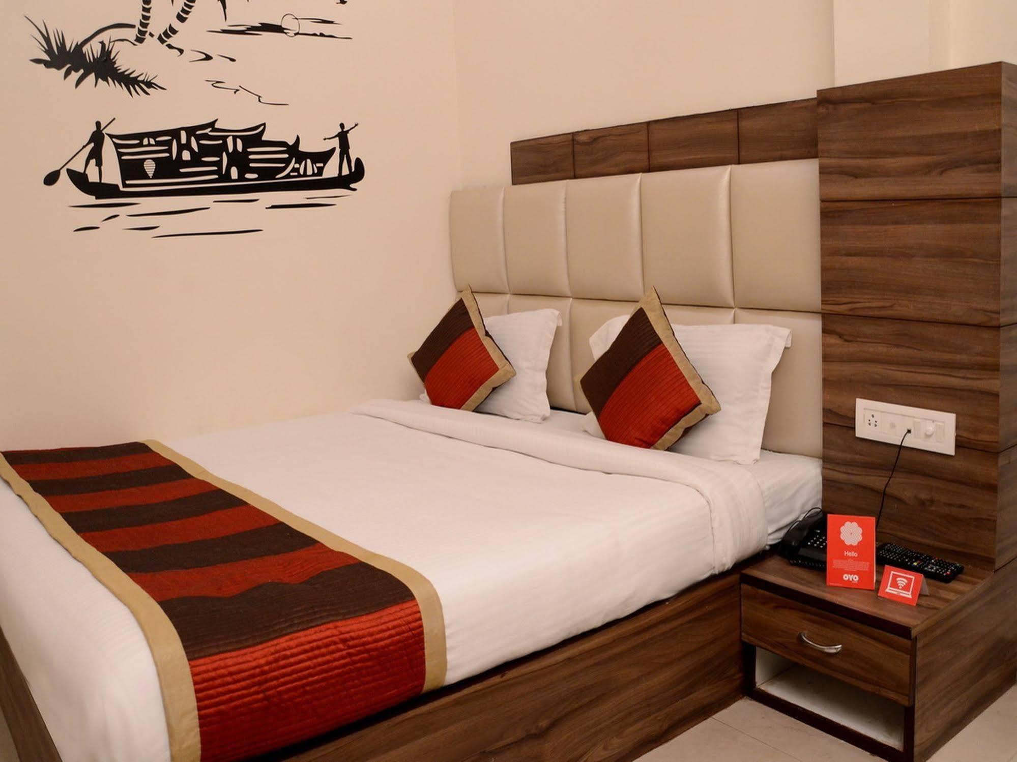 Oyo Sindhi Camp Metro View 3* Jaipur